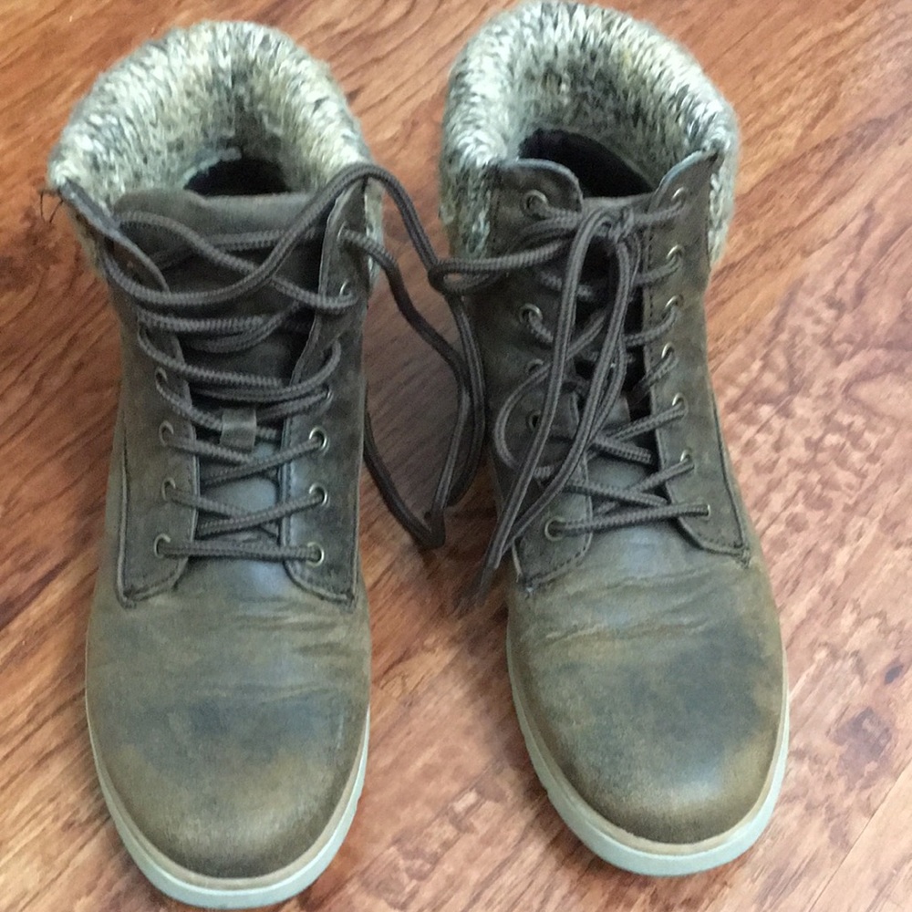Cliffs by White Mountain boots